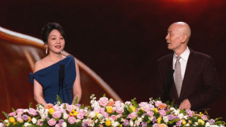 扒开美女下面进去